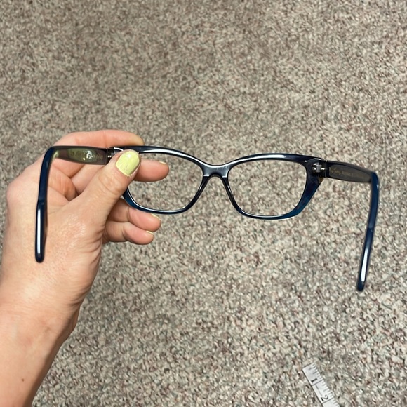 Vinyl factory frames - Picture 6 of 10